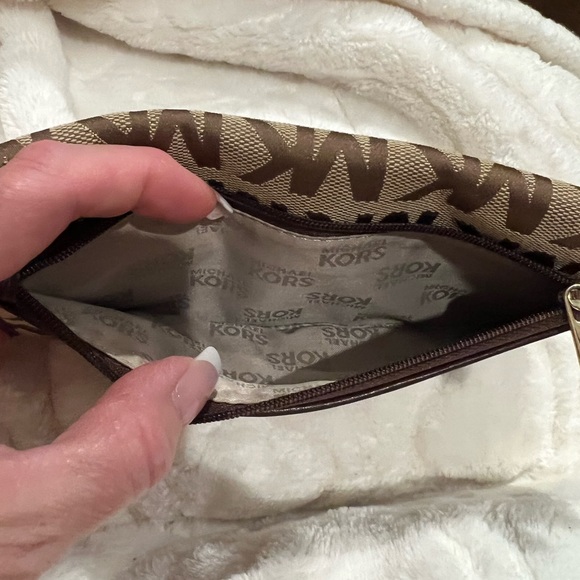 Micheal Kors Wallet - Picture 4 of 7